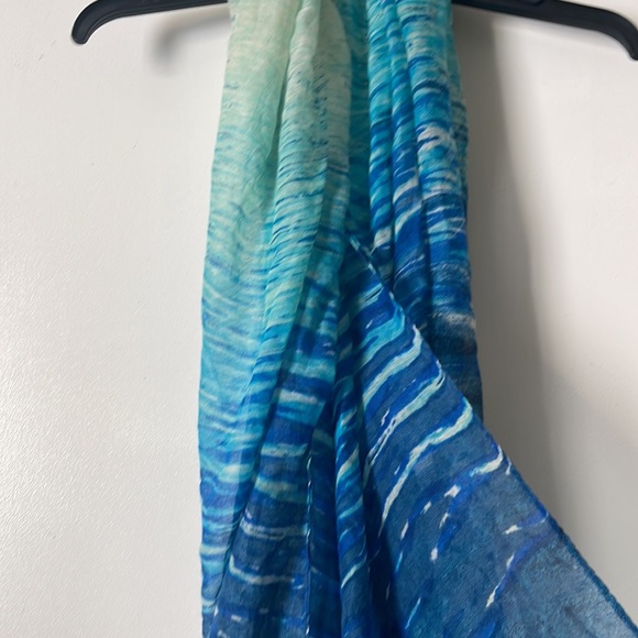 Scarf - Picture 4 of 4